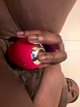 MilkyCremeChocolate's web cam