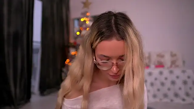 KylieJoyce live sex cam