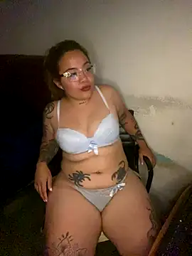 Lindalatina2001 live sex cam