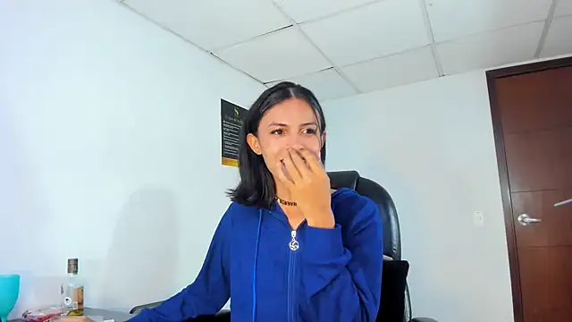 Aisha_hotts777 live sex cam