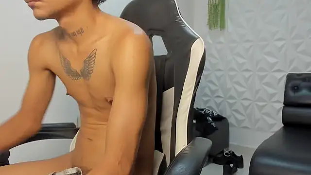 lunay_bigcock420's cam snapshot