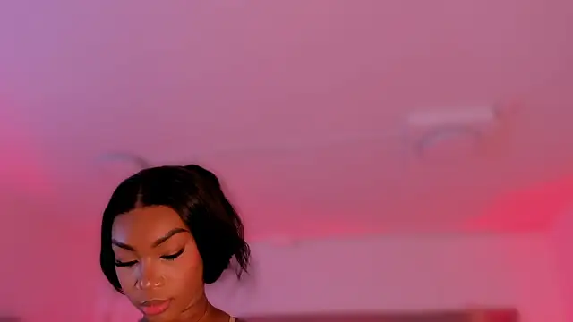 ChaynnaCooper live sex cam