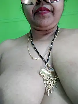 priya_curvy's cam snapshot