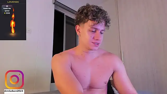 DerekOlsen live sex cam