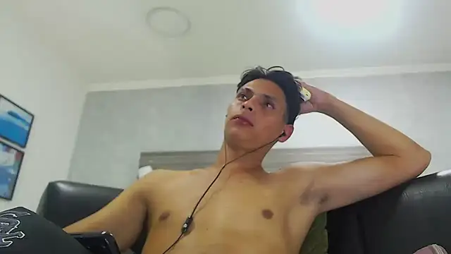 wiltom_'s cam snapshot