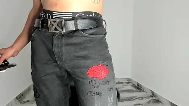 mikee_scooth live sex cam