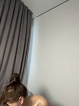 CurlyLara live sex cam