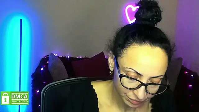 Arianasweety23's cam snapshot