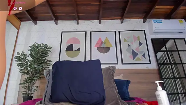 MiaKay1's cam snapshot