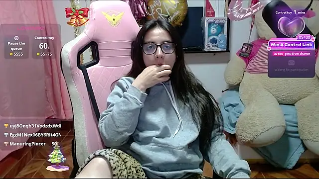 Maggie_Fox3's cam snapshot