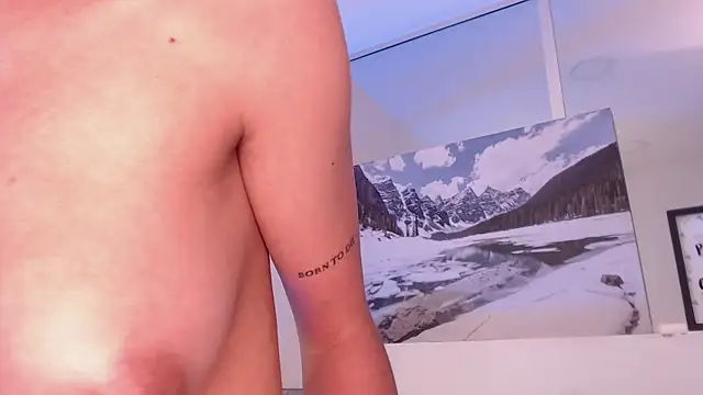 peyton_golden1's cam snapshot