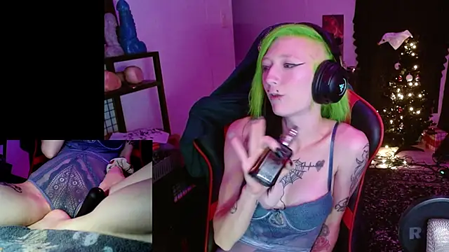 alicewonder09's cam snapshot