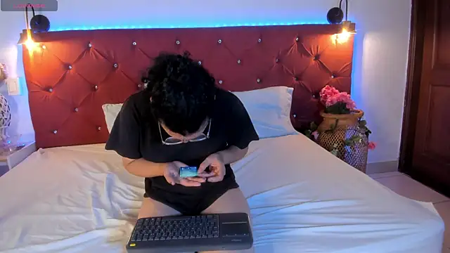 Trixye_Moon's cam snapshot