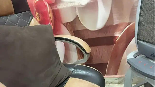 sareeQueen live sex cam