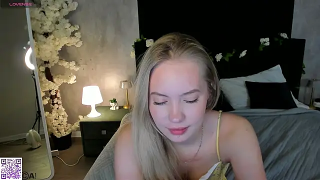 Melanie_Ryer's cam snapshot