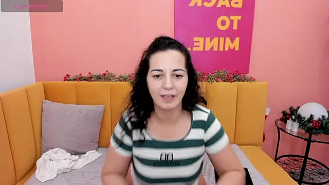 Linda_Insatiable's cam snapshot