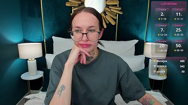 SarahLust live sex cam