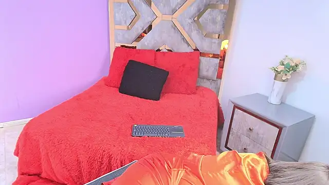 Zamira_Taylor's cam snapshot