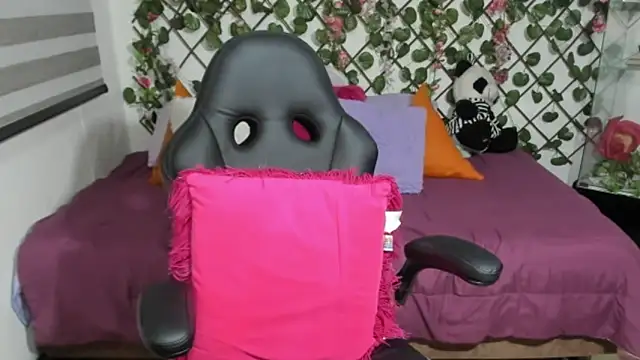 antonella4youu's cam snapshot