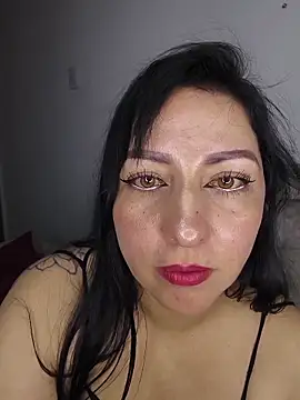 HOTKITTEN_LATINAXX's cam snapshot