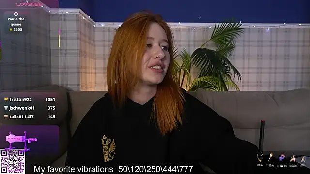 Lisafoxy_'s cam snapshot