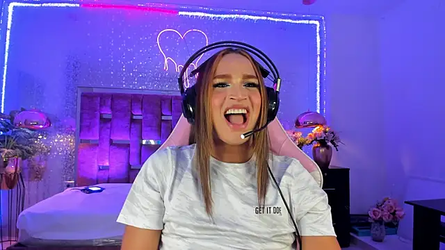 KylieVictoria live sex cam