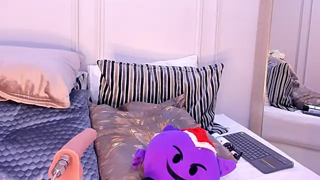 CharlotteBrownn_'s cam snapshot