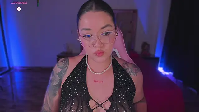 lunaarose's cam snapshot