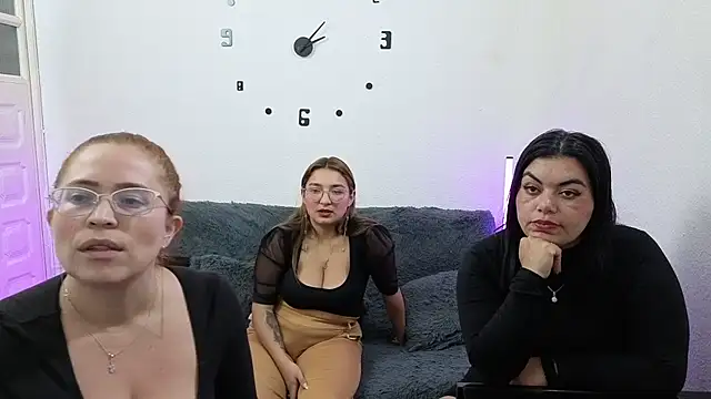 lesb_milf live sex cam