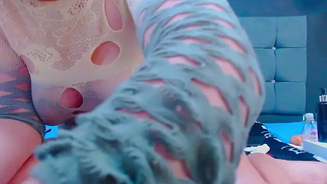 mia_xx1's cam snapshot