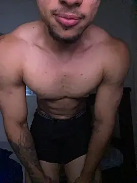 MoreninhoMagrinho live sex cam