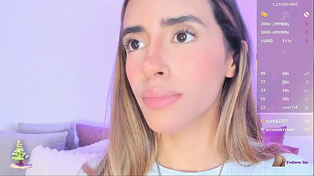 StormiRusso live sex cam