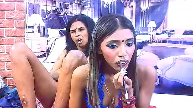 IndianSexySlender live sex cam