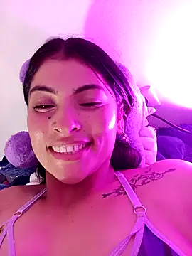 Fox_Roxxan live sex cam