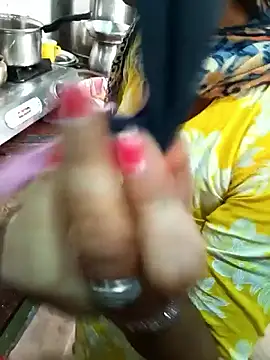 Cute-Charvii's cam snapshot