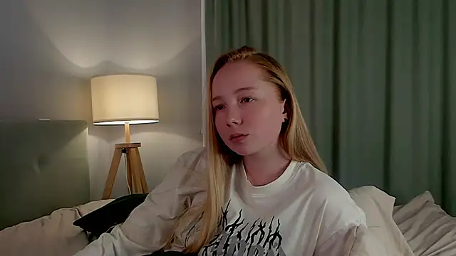 AdarnDeneui's cam snapshot