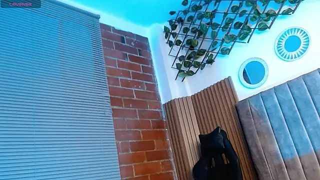 Lunaartistry's cam snapshot