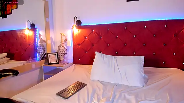 Trixye_Moon's cam snapshot