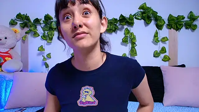 tati_cardenas's cam snapshot