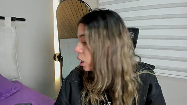 Rachell_criss's cam snapshot