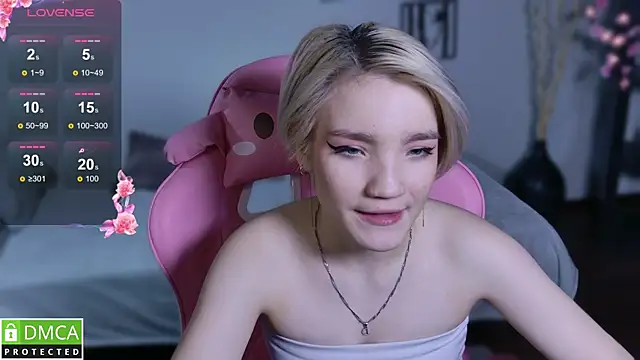 Megan_Lora's cam snapshot