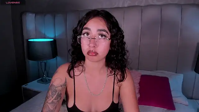 AryVixen's cam snapshot