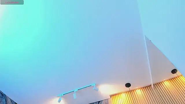 ella_harper's cam snapshot