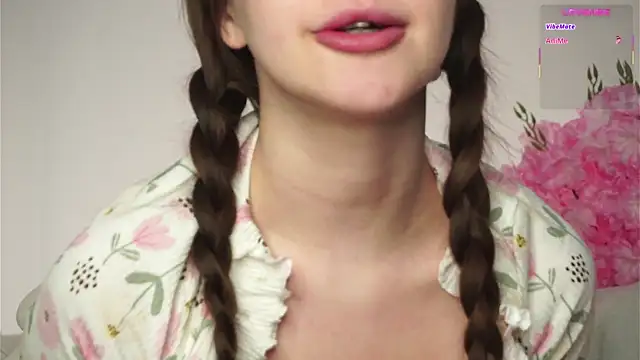 AmiLewis live sex cam