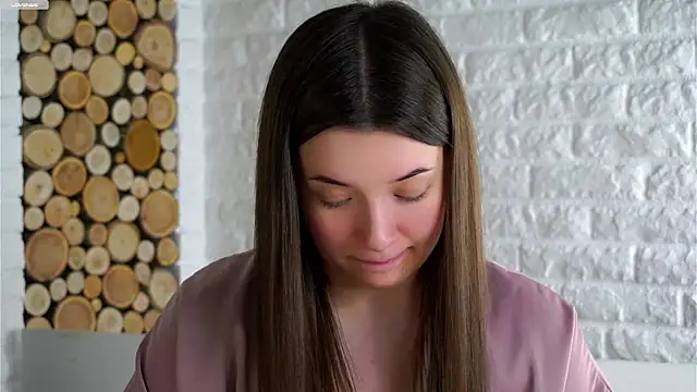 LowOncoming live sex cam