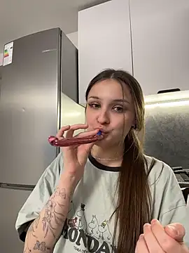 ErikaMuse's cam snapshot