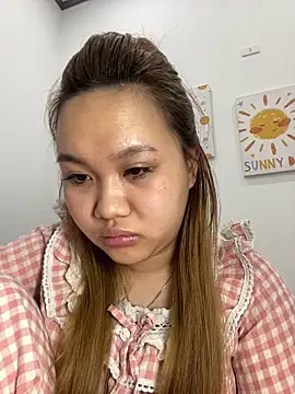 Almira6868 live sex cam