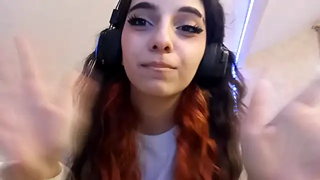 KizzieSchronce live sex cam