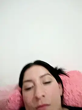 jade_nevez9090's cam snapshot