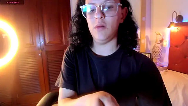 Trixye_Moon's cam snapshot